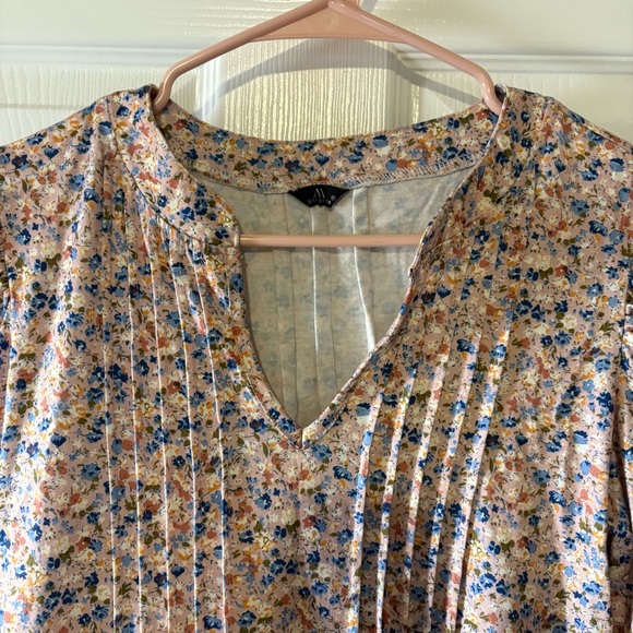 3 for 10$ 🎀 Micoson Floral Top - Picture 3 of 5